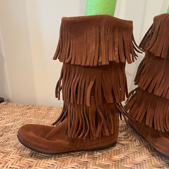 Minnetonka 1632 3 - Layer Fringe Moccasin Boots Size 7 - Picture 4 of 10